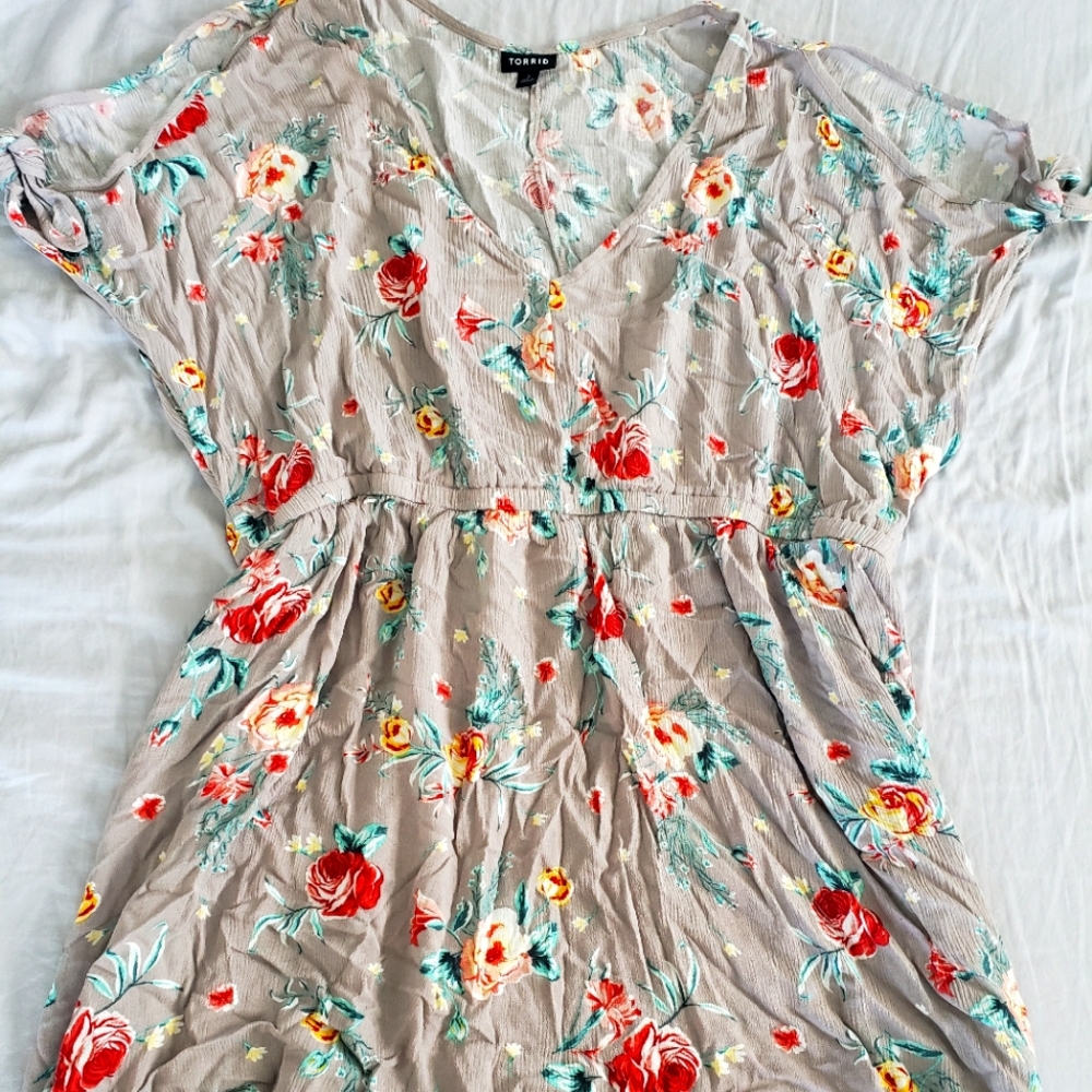 Cold shoulder hi-low tunic shirt
